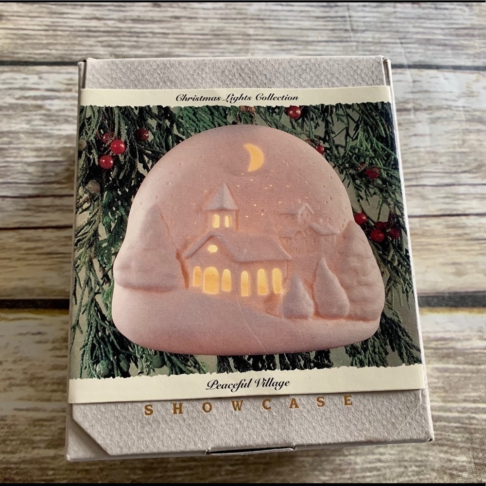 🌿HALLMARK PEACEFUL VILLAGE ORNAMENT
